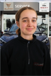 Anna Fournes - Auszubildende zur Kraftfahrzeugmechatronikerin